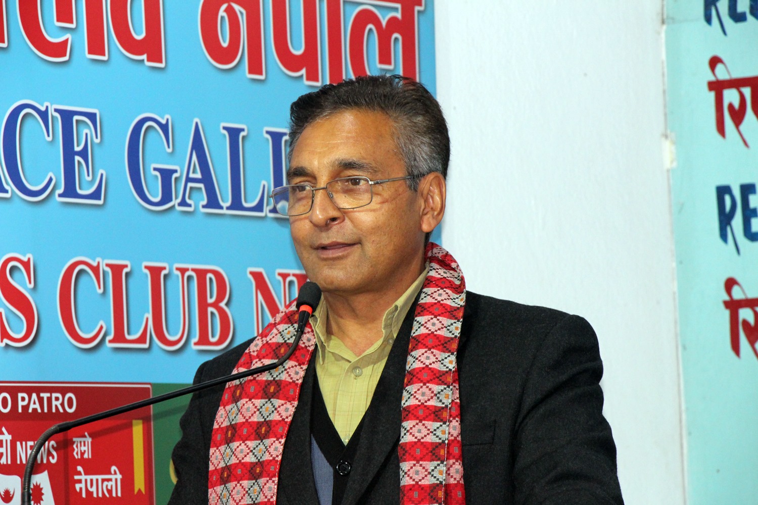 एमसीसीबारे वारपार नगरे दैनिक अरबौंको विजुली खेर जान्छः टोपबहादुर रायमाझी