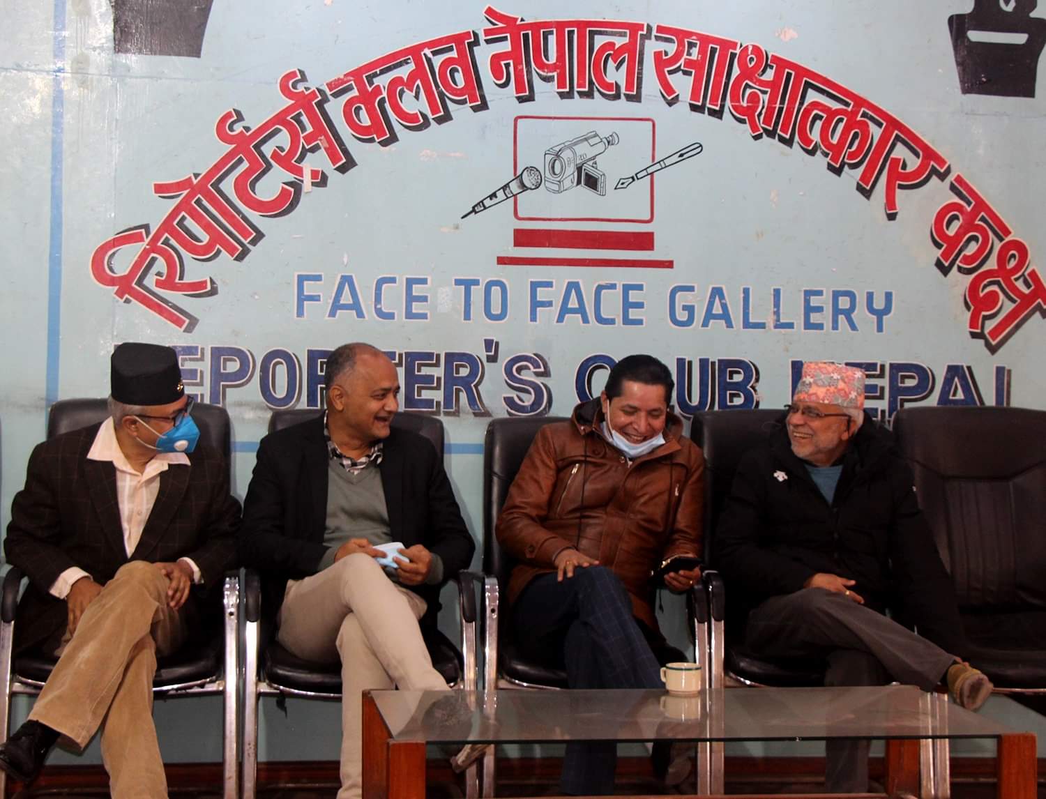 प्रतिनिधिसभा विघटन संविधानसम्मत कि गैरसंवैधानिक ? :यसो भन्छन् अधिवक्ताहरु