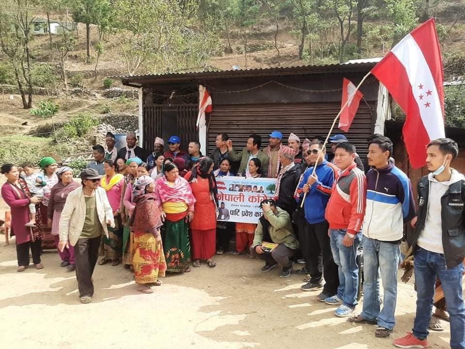 तीन दर्जन कम्युनिस्ट कार्यकर्ता काँग्रेस प्रवेश