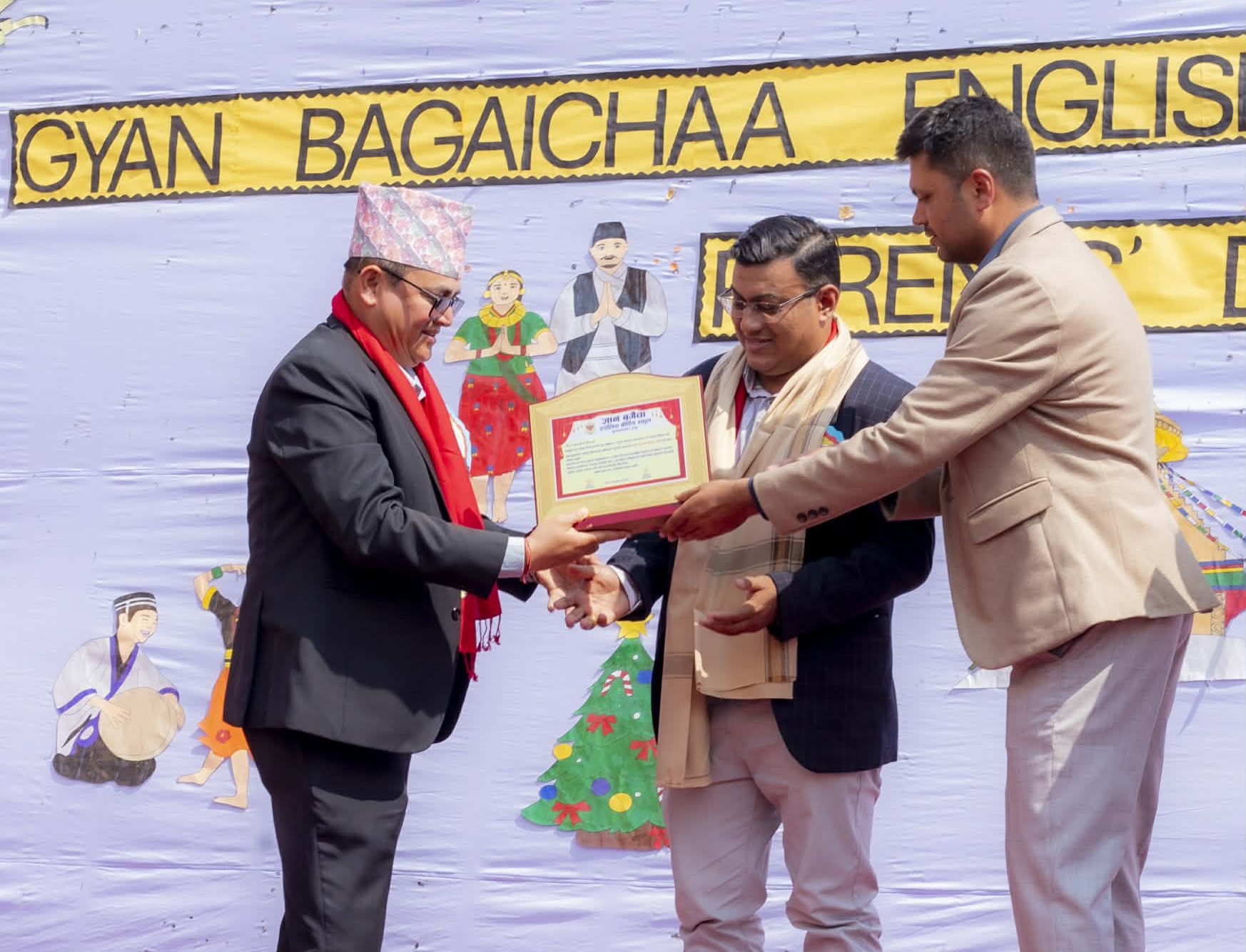 ज्ञान बगैचाको ‘लोकल हिरो’ अवार्डबाट डा. बालकुमार सम्मानित