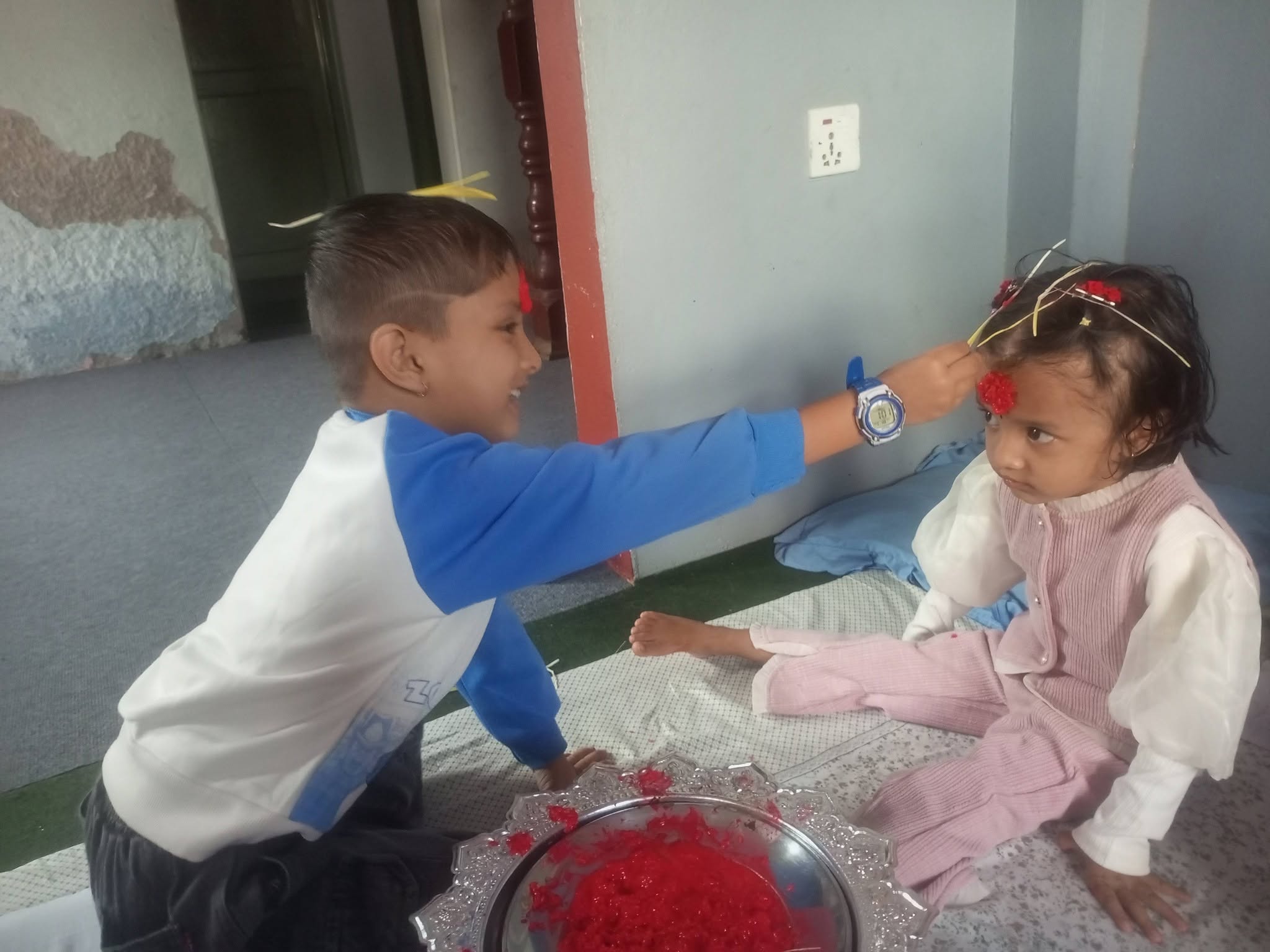 आज पनि आफन्त तथा मान्यजनको हातबाट टीका–जमरा ग्रहण गरिँदै